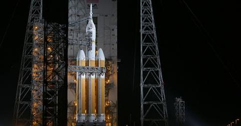wdsu's tweet image. LIVE: NASA Orion splash down set for 10:29 a.m. 
Watch it here: on.wdsu.com/1ynyPlR