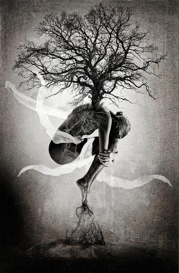 Not a moment too soon
She was a woman
Uprooted from a world
Trying to keep her bound
To its constraints
#HomoAquarius