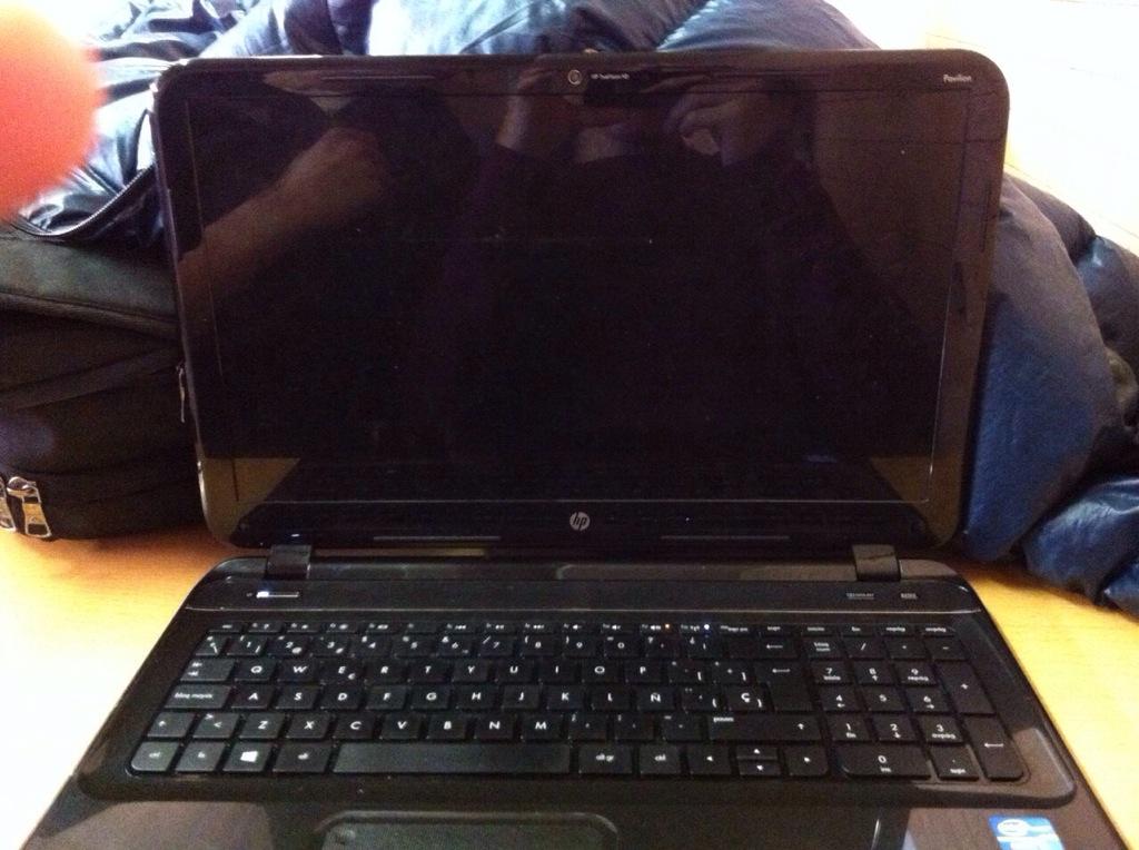 THEFIRSTYOU's tweet image. SORTEO ESPECIAL NAVIDAD PORTÁTIL HP, FINALIZA DÍA 24. REQUISITOS #RT #FW @THEFIRSTYOU @TecnoELECTRONI_