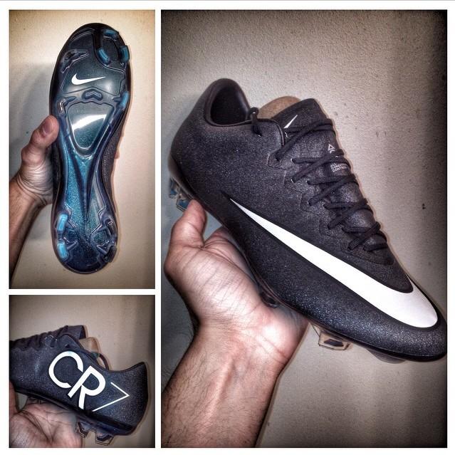 10BRAFootball's tweet photo. Bootfriday10bra(2/3): Amazing Mercurial Vapor X by @thefootycollector! #football #nike #mercurial #vapor #10bra http://t.co/4zTVqmGLb8
