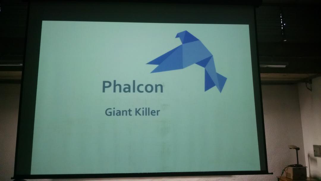 JonataWeber's tweet image. Vamos matar alguns gigantes com o Phalcon! #PHPConfBr /cc @RicardoTassio