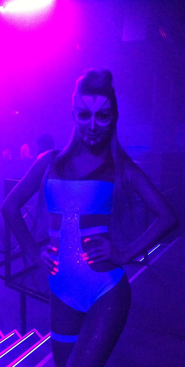 Ballīšu mīljus šovakar gaidam <a href="/laroccariga/">La Rocca</a> ! XoXo <a href="/BOOMDOLLS/">BOOMDOLLS</a> 💋💋💋