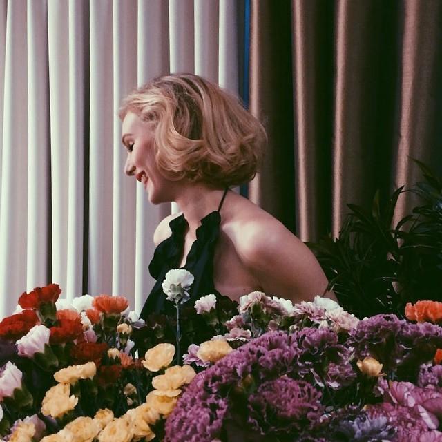 Val_eriacoco's tweet photo. Welcome this weekend with a wide range of flowers! @mariannekrauss #editorial  #vintage dress by #oscardelarenta ... http://t.co/zmif2o4AxY
