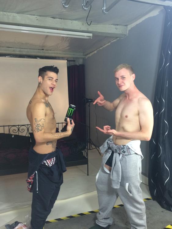 Mid shoot antics with my boo @MickeyTOfficial and @RyanCaymanXXX http://t.co/I6TFIoo8lR