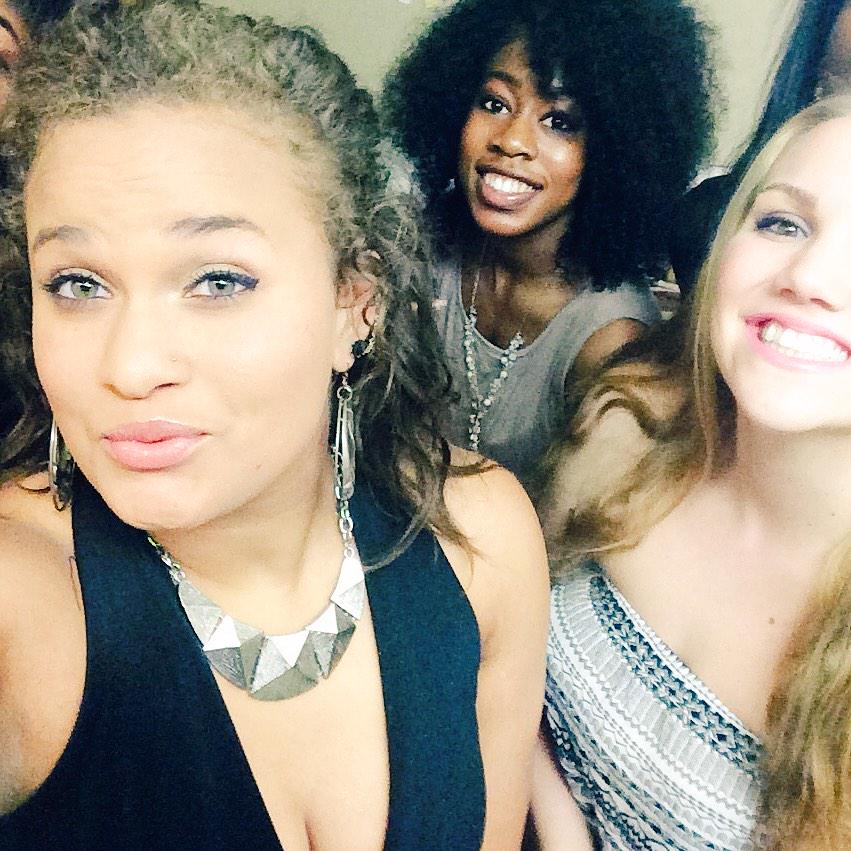 msbrittneyfaye's tweet photo. โ@FliirtNextDoor: Quote this with a selfie if you have curly hair!! ๐ป๐ป #FineMFsโ http://t.co/01drhD3jvM