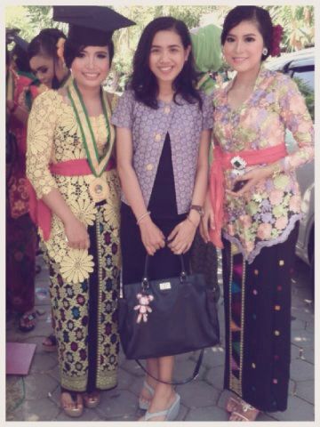 IndahL13's tweet photo. wisudakuuu :D http://t.co/Bn9FqCBcXg