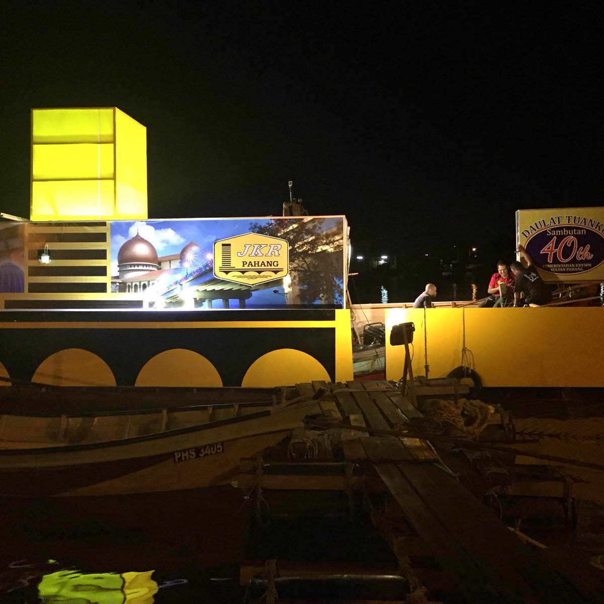 Persiapan akhir team <a href="/JKRPAHANG/">JKR PAHANG</a> utk Bot Berhias sempena 40 tahun pemerintahan DYMM Sultan Pahang <a href="/PetraJayaMP/">Fadillah Yusof 🇲🇾</a>