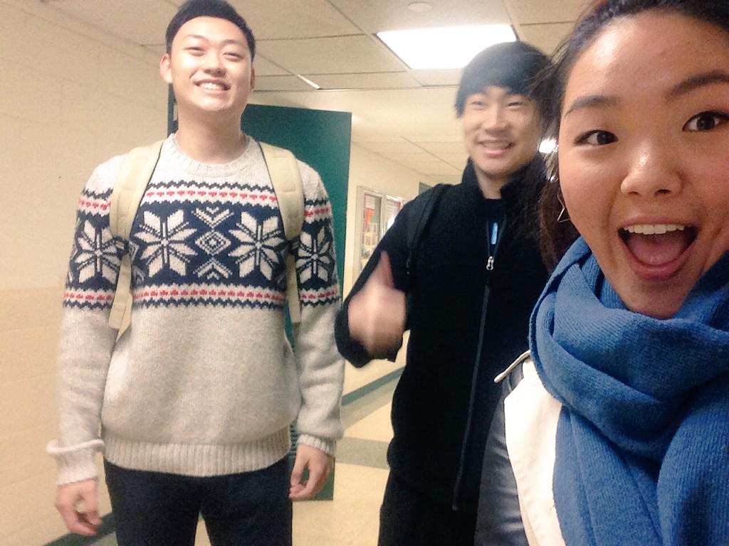 niicolekiim's tweet photo. Thought I was the only one to get to my 10:30 class at 11:15 to pick up my quiz BUT I found frands! #45minslate http://t.co/JaM1MWG748