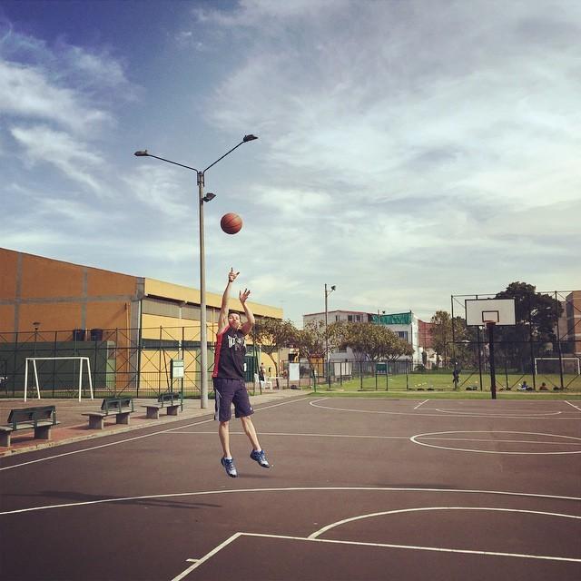 GilbertSlgd's tweet photo. Volviendo a jugar #Baloncesto #Deporte #Salud #Vida #23 #Felicidad #MASBFLP #ANDRESMASB http://t.co/PIbHvaJe73
