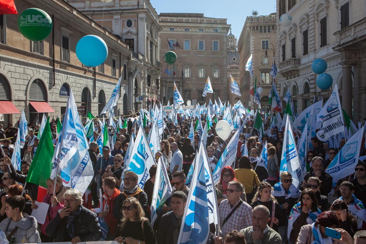 #Censis: #sindacati vivono crisi rappresentanza ma 60% #lavoratori ci crede ancora. <a href="/fpcapone/">Paolo Capone</a> #ugl