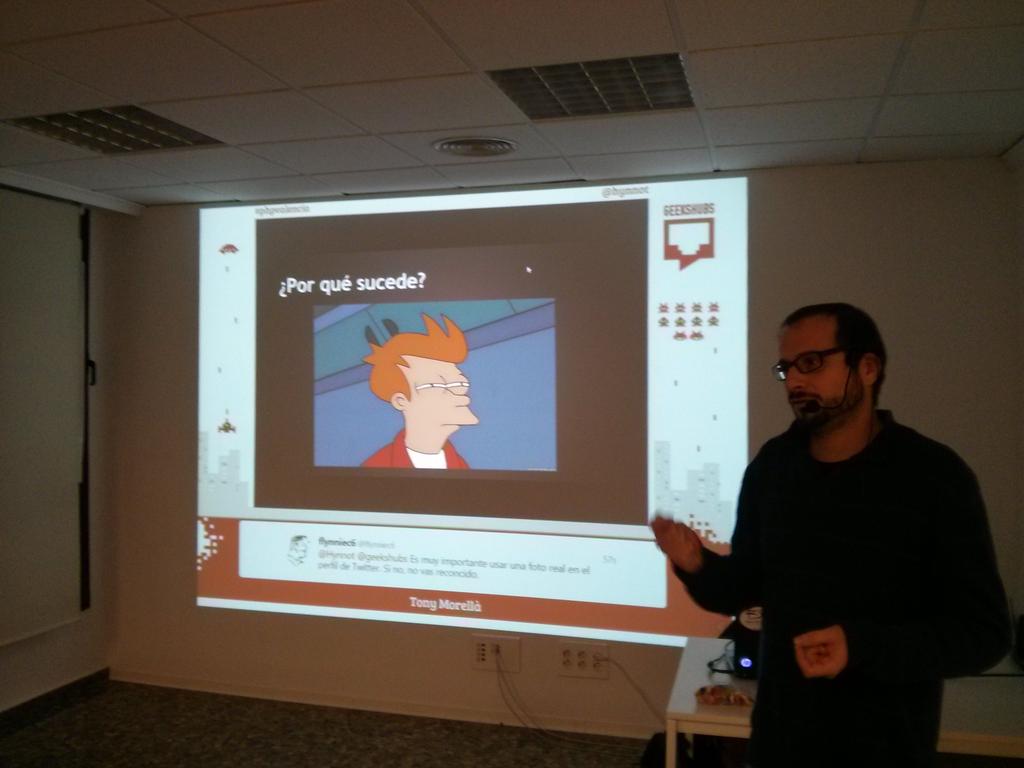 phpvalencia's tweet image. Comienza la charla de @Hynnot en #PHPValencia Síguela en plus.google.com/events/clc5ndf…
