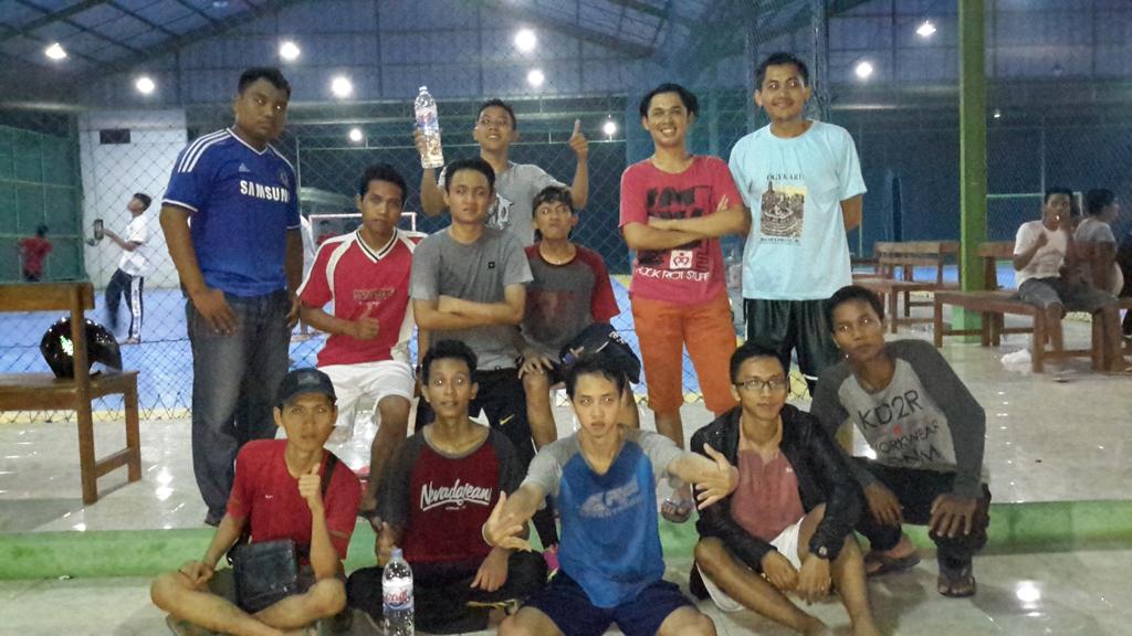 Hasbi_cr16's tweet photo. The second futsal with member of Nano camp !!! http://t.co/y6DfpRRvUk