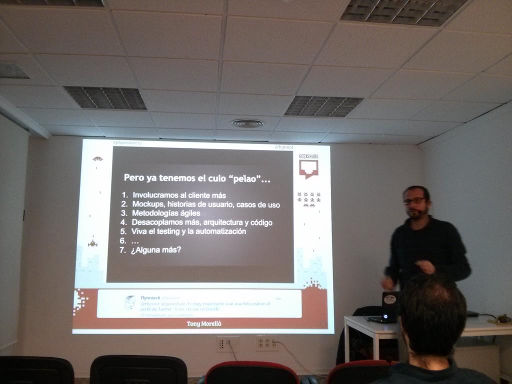 phpvalencia's tweet image. .@Hynnot hablando de #planificacion y #alcance de gestión de proyectos en #PHPValencia