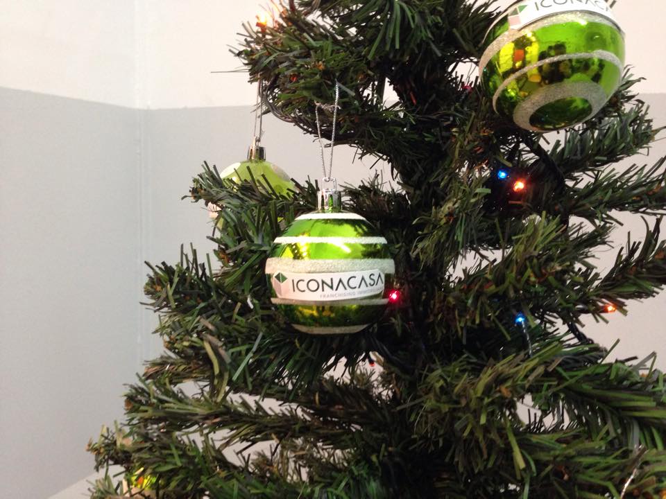 IconacasaTRIGG's tweet photo. Decorazioni natalizie in ufficio. #Natale #Natale2014 #Christmas #ChristmasCountdown #ICONACASA http://t.co/P0sNGkJrW5
