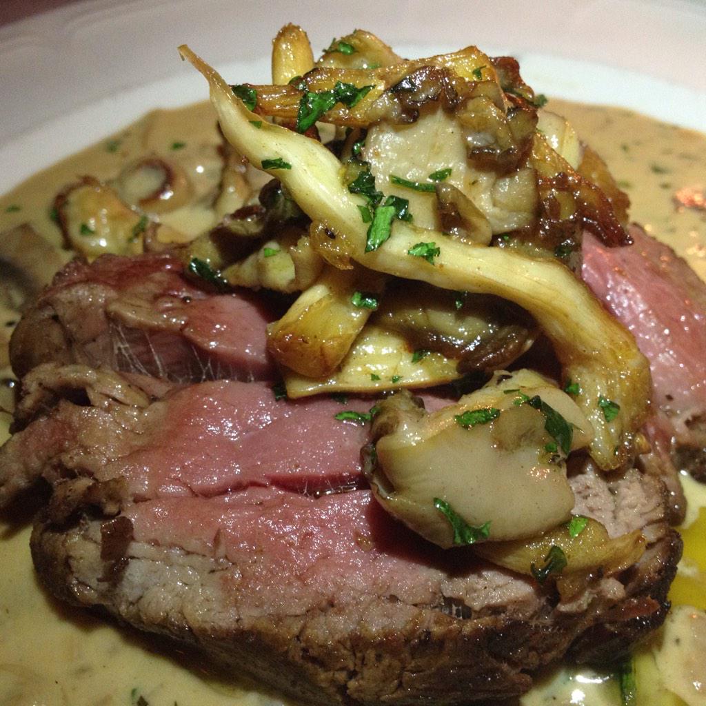 weEatweCook's tweet image. Chef Stefan is rocking the chefs table tonight @SocietiBistro! The beef fillet with mushroom sauce - a Winner!