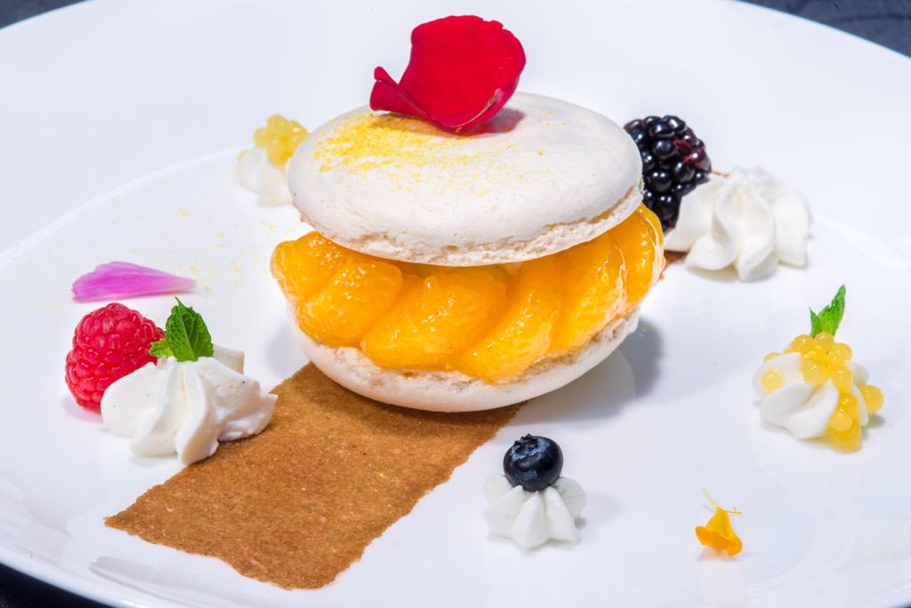 LavaDiningYYC's tweet photo. Giant Macaroon with fresh Mandarin Orange in the middle #kensingtonyyc #gastropostyyc #yyceats #YYCFoods #fusion #yyc http://t.co/1EDOysxghS
