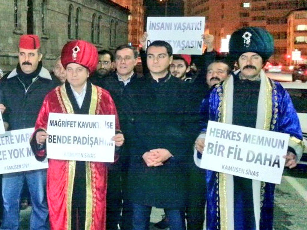 Hakkımızı istiyoruz sadaka istemiyoruz.Bunları haykırmaya Ankaraya gidiyoruz.<a href="/ikoncuk/">İSMAİL KONCUK</a> @MnAlbayrak <a href="/Kamu_Sen/">Türkiye Kamu-Sen</a> <a href="/st_akif/">Akif Süt</a>