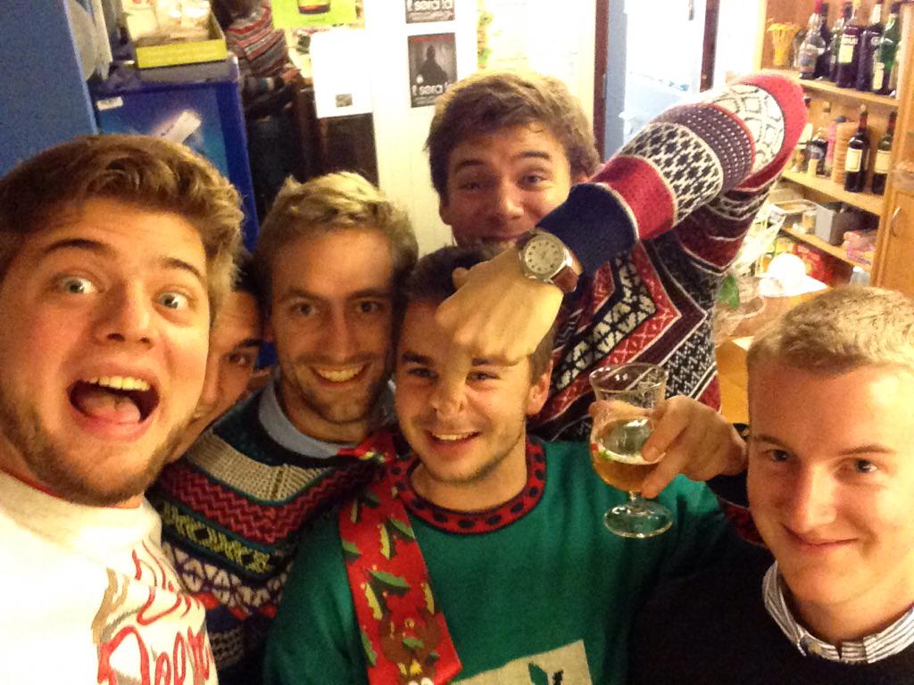 ArthurJango's tweet photo. Le gratin est là #oreexmas #tag http://t.co/4hrtIBIMBA