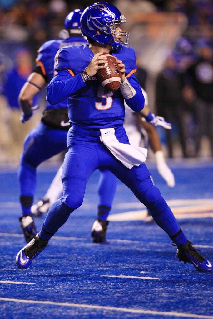 Jay_Tust's tweet photo. #BoiseState will rock their exact uniforms from a week ago tomorrow: All blue with chrome facemasks
#MWTitle #1More http://t.co/X2VZh04cJr