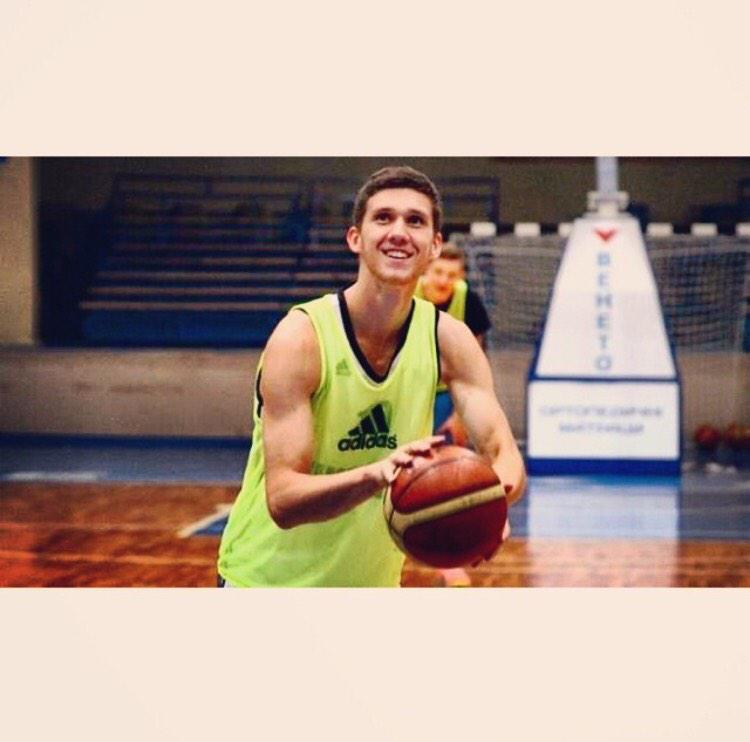 Just wanna say good luck tonight to the best looking 17-yr-old Ukrainian I've ever seen. #SVI #ImACougar😬 #RCJH 😍🏀💙❤️