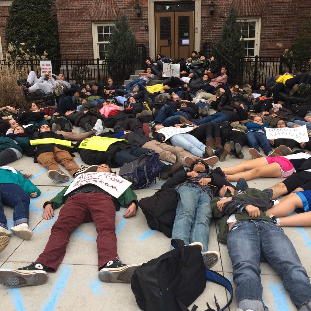 CaruchaLMeuse's tweet photo. Students from Hastings #highschoolprotest for #EricGarner #BlackLivesMatter #ICantBreathe @lohud  @Hastings10706 http://t.co/NEENZGwidD