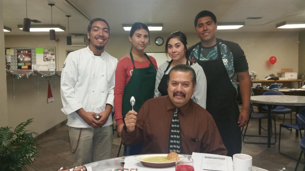 ngosuna's tweet photo. @PerrisHigh #phsculinary #rouxproject http://t.co/LQ5sVxjHII