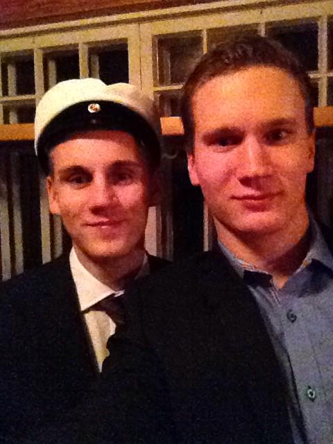 Ttapsa's tweet photo. Tänään juhlistamassa Vernerin uutta hattua #vihdoinkin http://t.co/l3BuT1fitn
