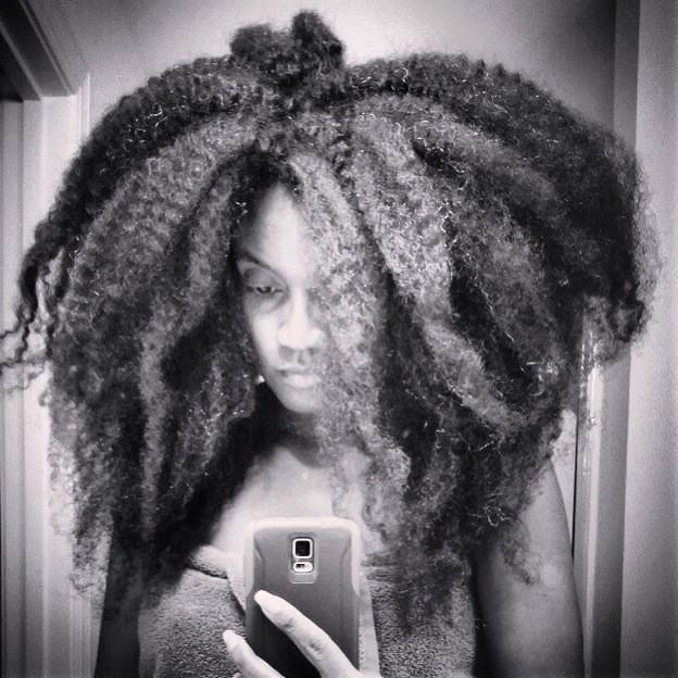 happyfrodayla's tweet photo. @whoissugar is giving us #BigHair Goddess this @happyfroday ✨🌀💛 #naturalhair #nhdaily http://t.co/IwhCVDMuF8