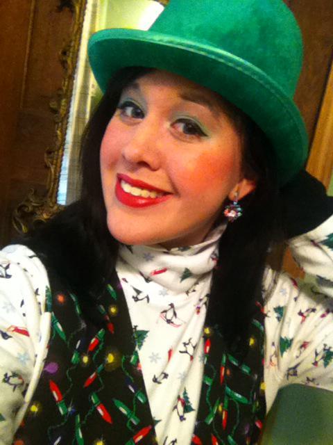A_Minnie_Writer's tweet image. ZOE THE ELF, WHAT'S YOUR FAVORITE COLOR? #ElfAttack