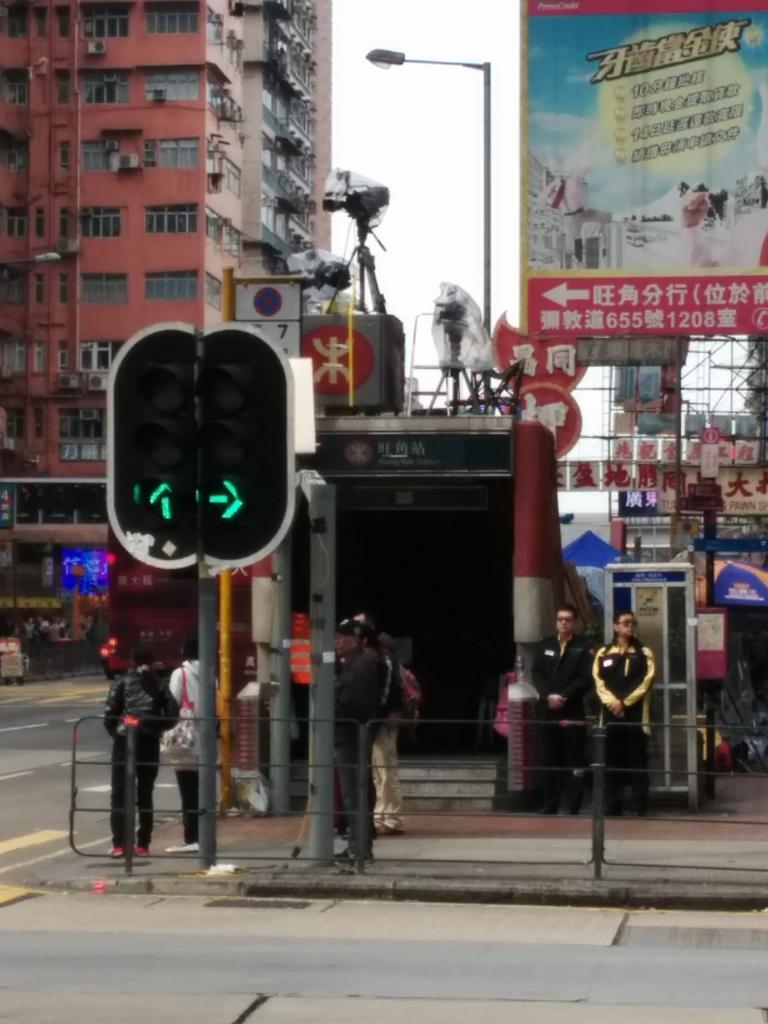 DomHenryParry's tweet photo. Ever the optimists #NowTVNews leave cameras in #MongKok, hopeful of future #occupation. #OccupyCentral @tomgrundy http://t.co/YKzs3xAZID