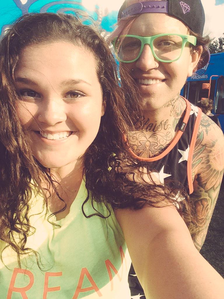 laceylynnhixon's tweet photo. @FRONZ1LLA should follow me cause i was first in line at nashville warped tour to meet him. ok. #followmefronz http://t.co/SAsvouTrco