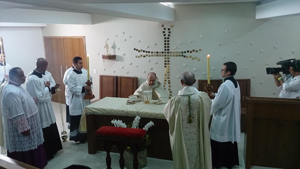willycn's tweet photo. RT @cancaonova: inauguração da capela ' São João Paulo II ' no @santuarioCN #PaidasMisericordias http://t.co/3DY39DBLNW