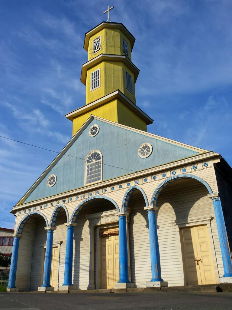 Destinos_Chile's tweet image. La iglesia de Chonchi en Chiloé es Patrimonio de la Humanidad desde el año 2000. #revistadestinoschile