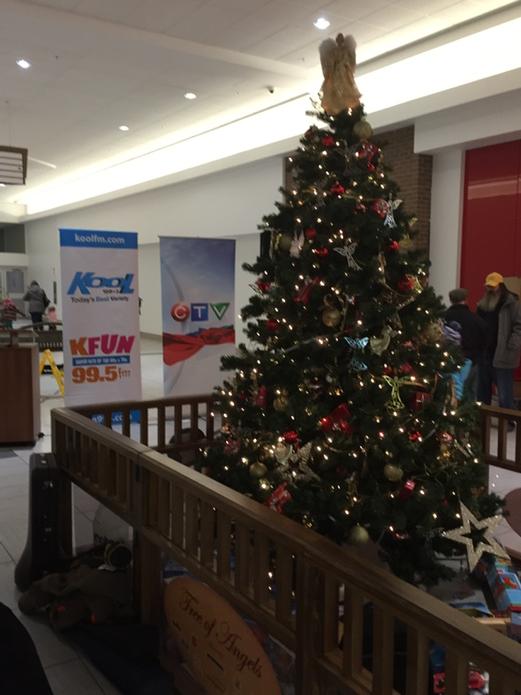 Set to kick off Tree of Angels with <a href="/Angie_Hill40/">Angie Hill</a> &amp; @Lyndsay_ctv Conastoga Mall 6 pm. #treeofangels