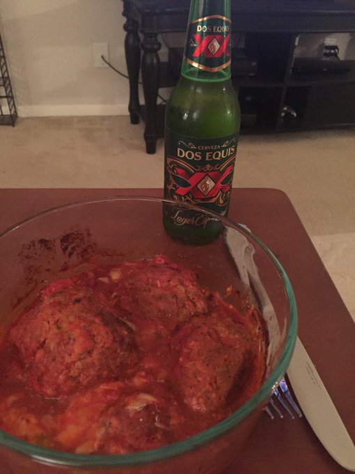 Finally! Left over meatballs and a beer lol #longggassdayy http://t.co/GlmKvPicTw<a href="/tag/longggassdayy"class="tags">#longggassdayy</a>