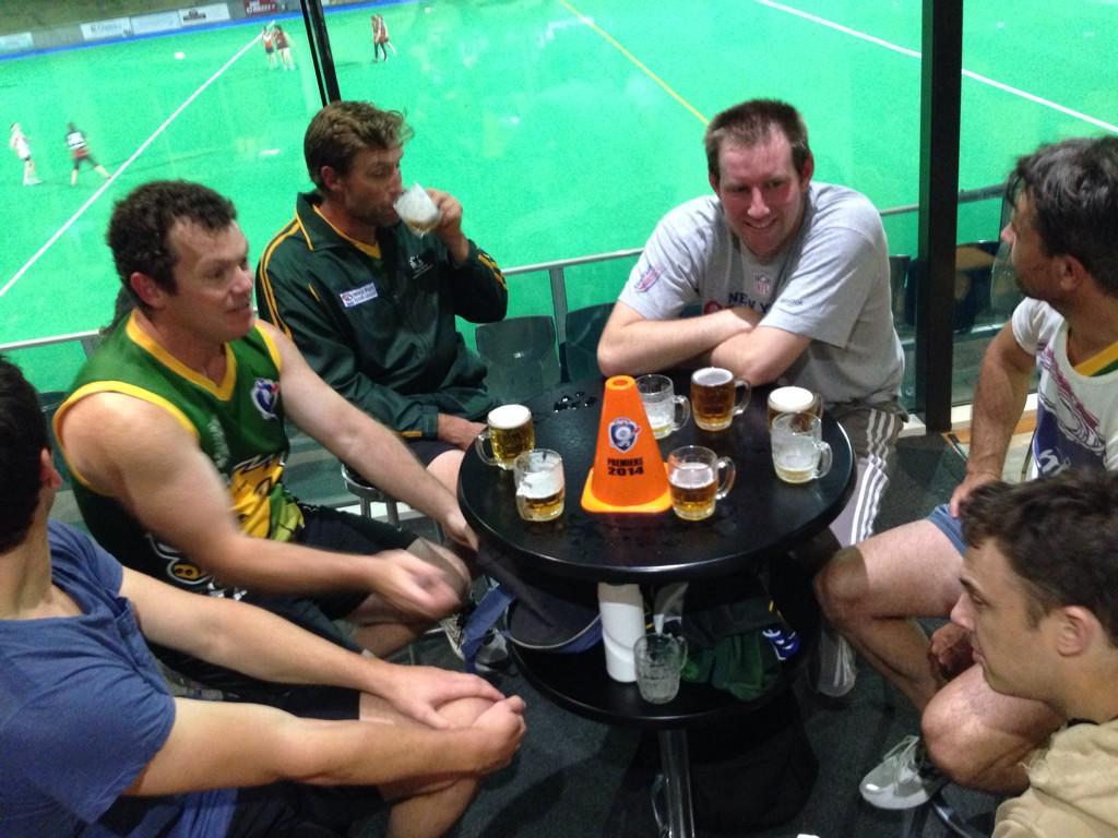hogstales69's tweet photo. @ByronHoward1 @blighty24 @Cupe84 @JayeBowden1 @webb_brayden @AFL9s not sure about that fake cop #premiershipfrothies http://t.co/XLYJ6nP5ac