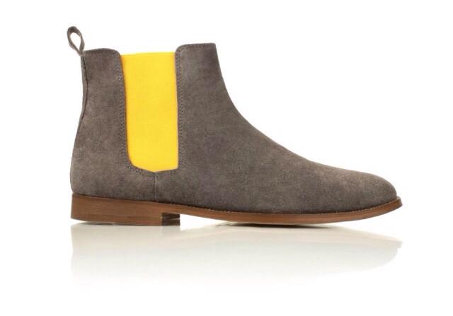 BobbiesMexico's tweet photo. Bobby l'Horloger soon @commonpeoplemex #cool #fw14 #chelseaboots #christmas #wishlist #moda #hombre #lovemybobbies http://t.co/DflVGV5gMr