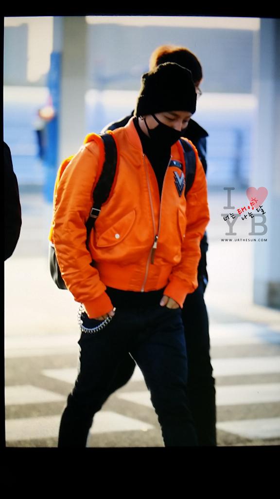 [6/12/14][Pho] Taeyang và Seungri tại sân bay Incheon đến Fukuoka B4IRYnaCcAAJKJj