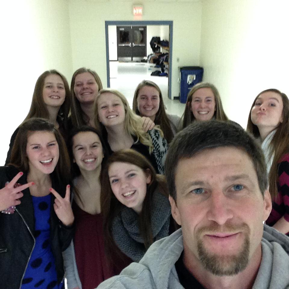 Maxwell_House22's tweet photo. Huebner's first selfie + team #squad http://t.co/ERi1fh2PDe