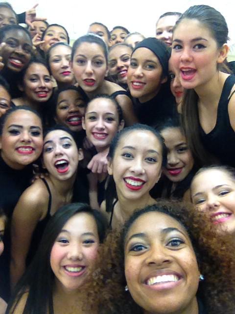 emmithi's tweet photo. Selfies with hopefuls! #tryouts2014 http://t.co/raIvTzifZp