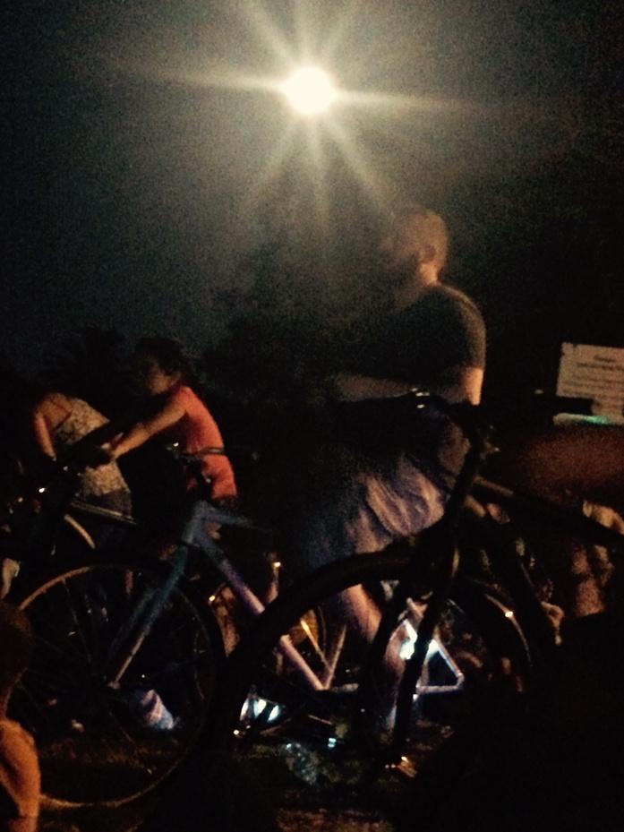 vzangaro's tweet photo. @msarthou colaborando con su pedaleo para #Cineapedal #Efectocine 💗 http://t.co/JTpWeSU5aE