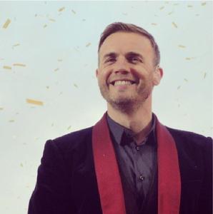 SirGaryOBE's tweet photo. #GoodNight & #SweetBarlowDreams @scotsellie #whataweek! #signedbox #tweet #happy! x http://t.co/flaUpCCTuf