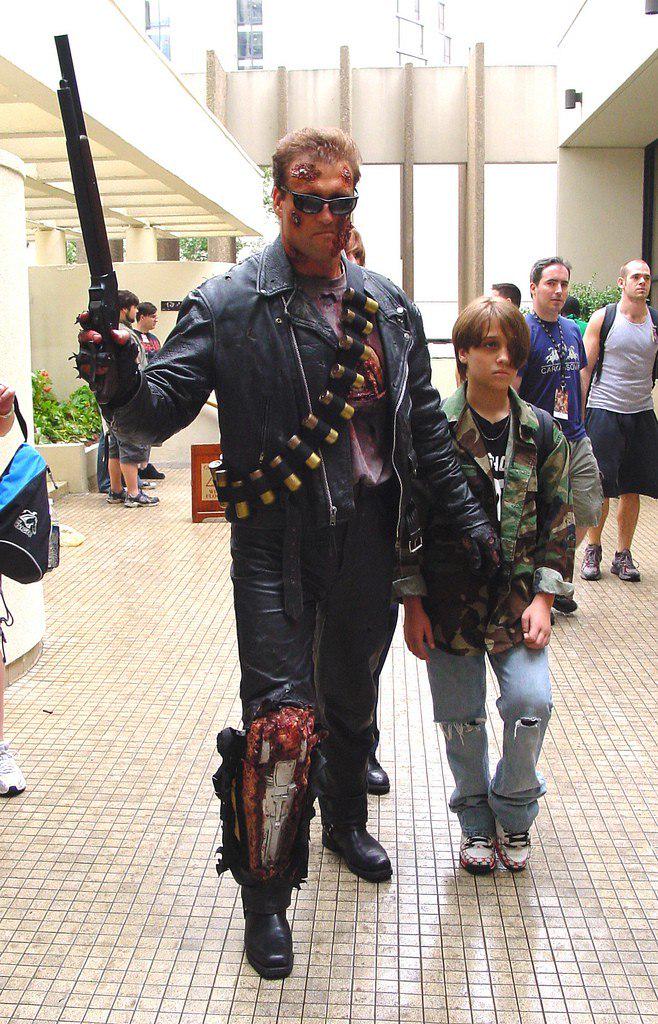 mundocosplayer's tweet photo. #Terminator fue también una inspiración para muchos cosplayers. ¿Qué te parece este? http://t.co/WgJiF4JBJB
