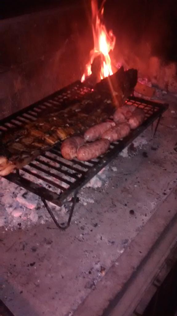 conrado_teje's tweet photo. @SerenaFlorencia @Benjatejerina5 @DFabriFernandez @ValeNocelli  #clasicodelosviernes . pinta bueno esto! http://t.co/8JVTuX2Xaf