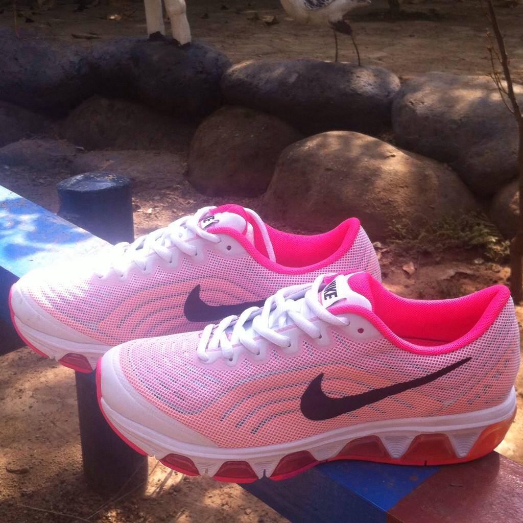 DRFoutlet's tweet photo. Buat yg sabtunya di isi dengan olah raga, silahkan nih nike nyaaa http://t.co/HuQqgUZfow