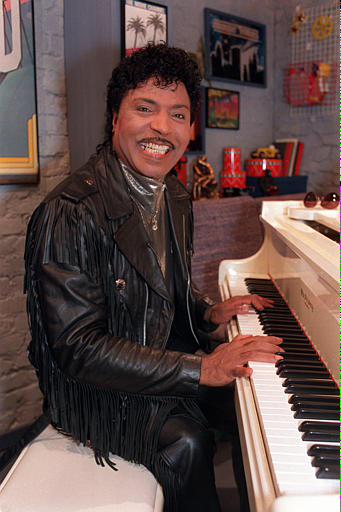 I wanna wish a happy 82nd birthday 2 Little Richard I hope he has a great day with his family & friends 
