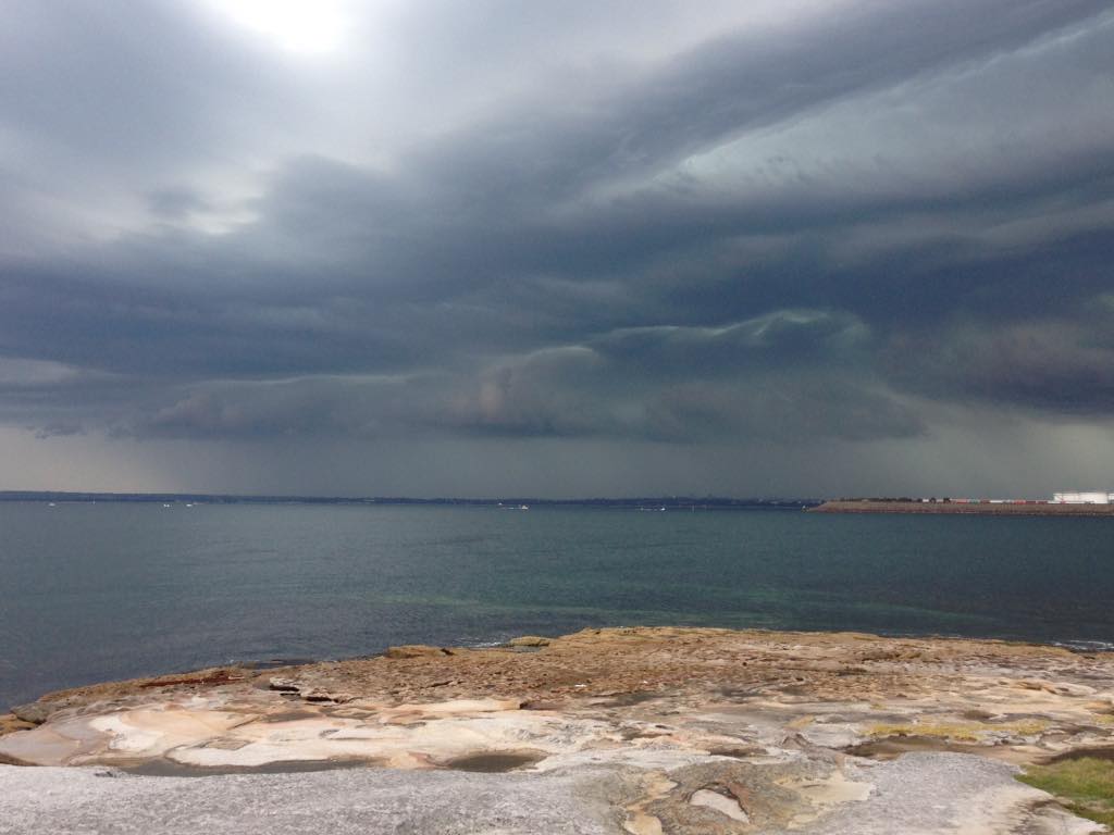 furke2's tweet photo. #wildweather #SydneyStorm #botnaybay #summertime http://t.co/bPZhKqN9f3