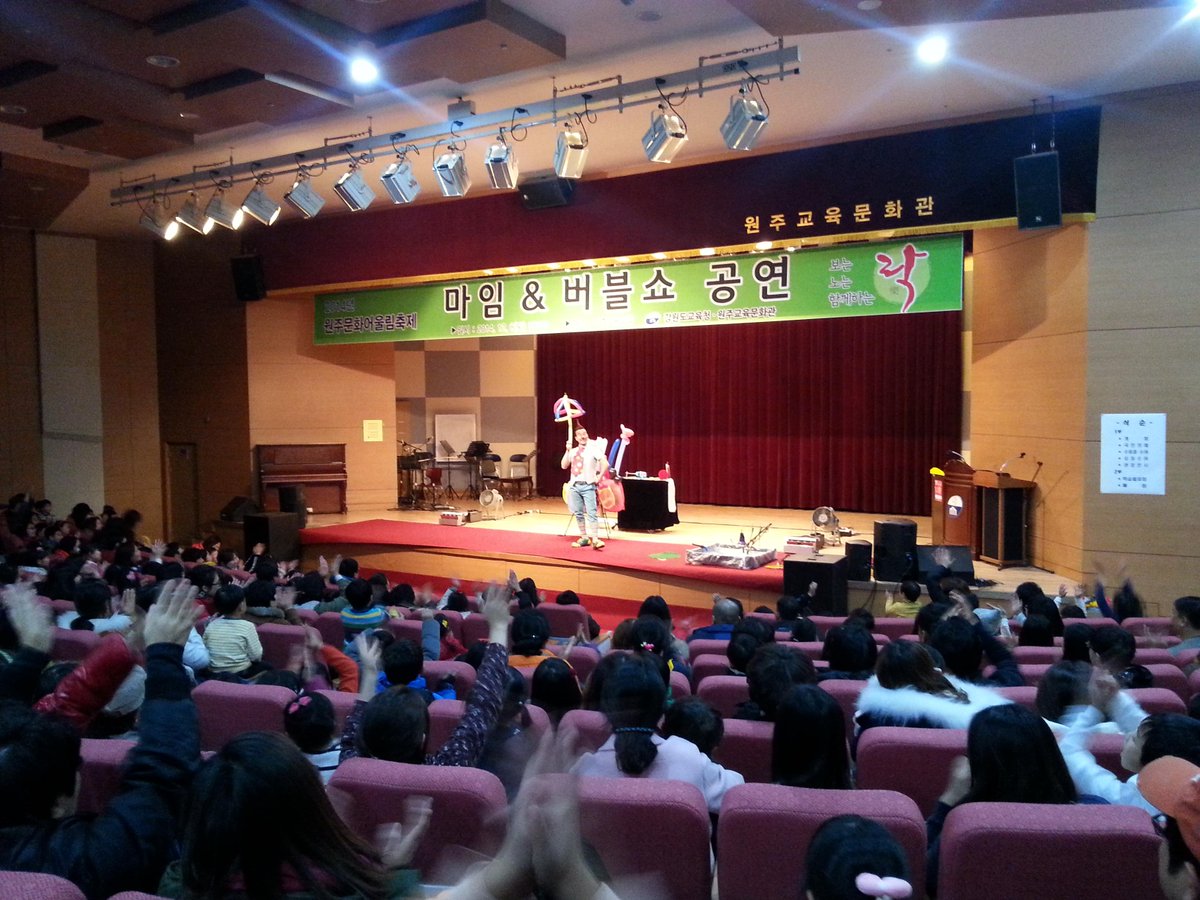 sldsld2727's tweet photo. 뒤에서 신나게 소리질러 야쥐~~ http://t.co/WpxsgpM2Om