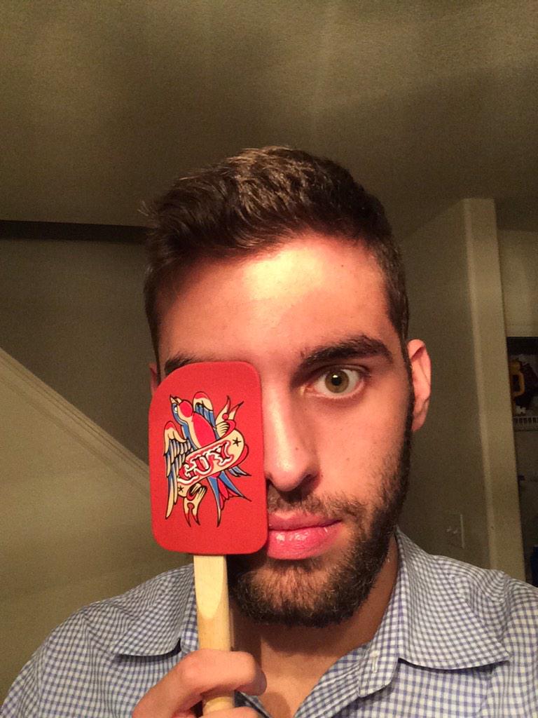 Arob__33's tweet photo. Why didn't @GuyFieri tell us that he was practically giving away his spatulas #GuyatWM http://t.co/E3vXTU5NiC