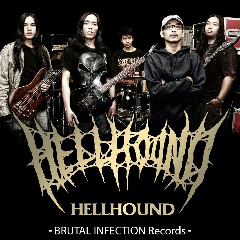 harajukumusik99's tweet photo. Ready stock Malang, Hellhound debut album "For Whom You Pray" CD tersedia di harajuku Musik/ heaven's drive recording http://t.co/BXWMMFppl7